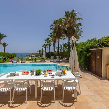 Sunnyvillas: 4br Seafront Villa*private Pool*bw44 Vila
